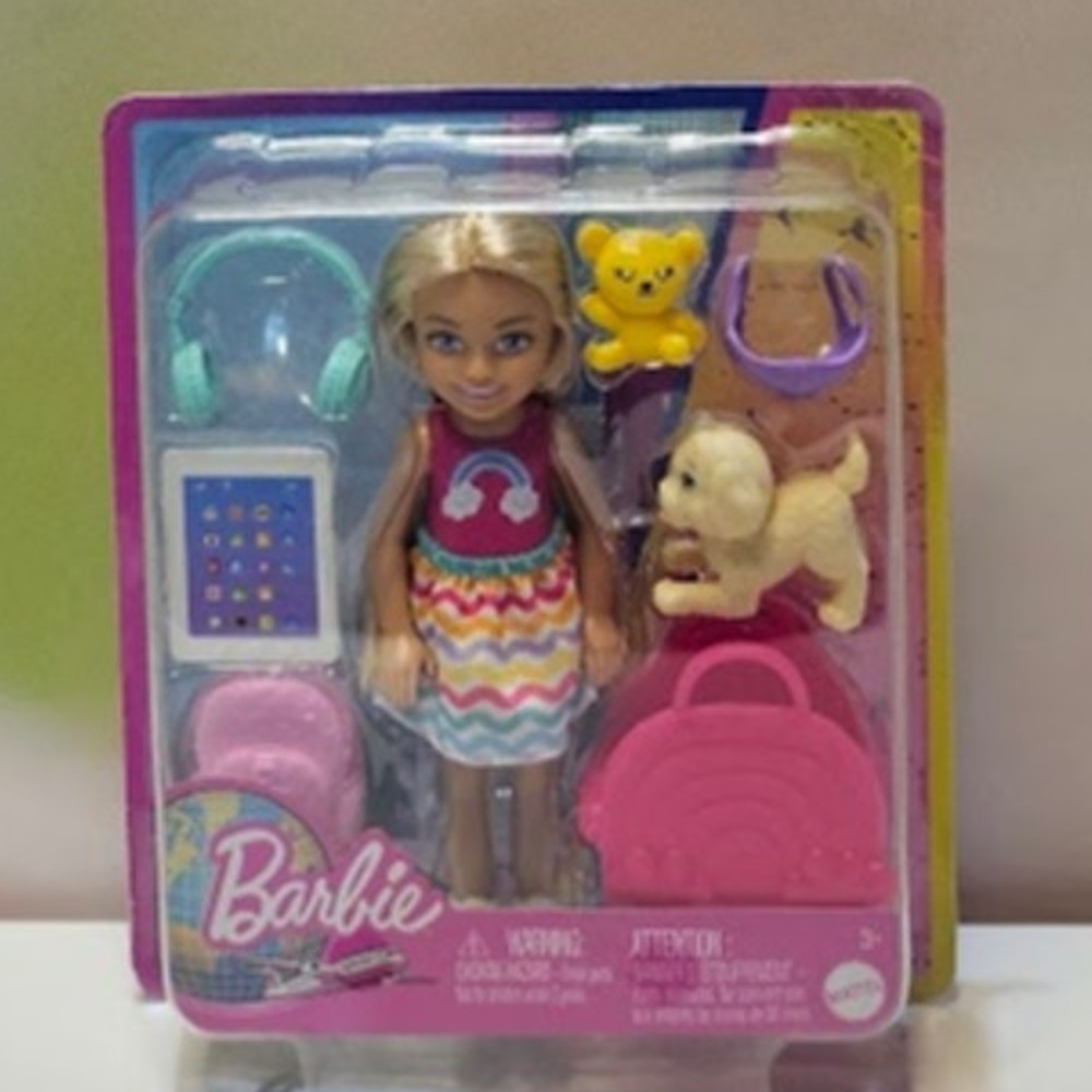 BARBIE Toys, Chelsea Doll and Accessories, Travel Set with Puppy NWT